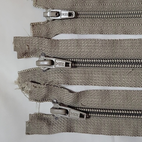 Columbia Button and ykk zipper replacements salvaged from men's cargo zip pants - Picture 4 of 6